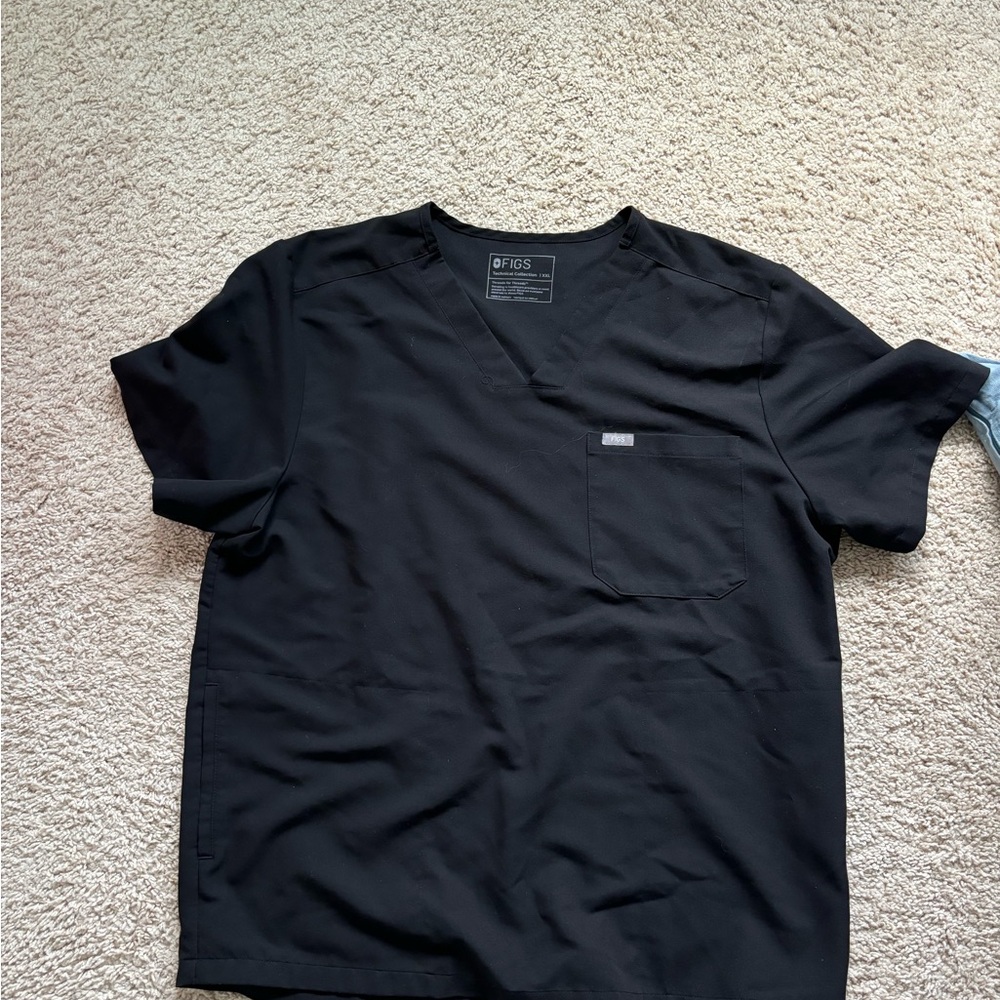 Set of 2 Men’s Figs Chisec Scrub Top